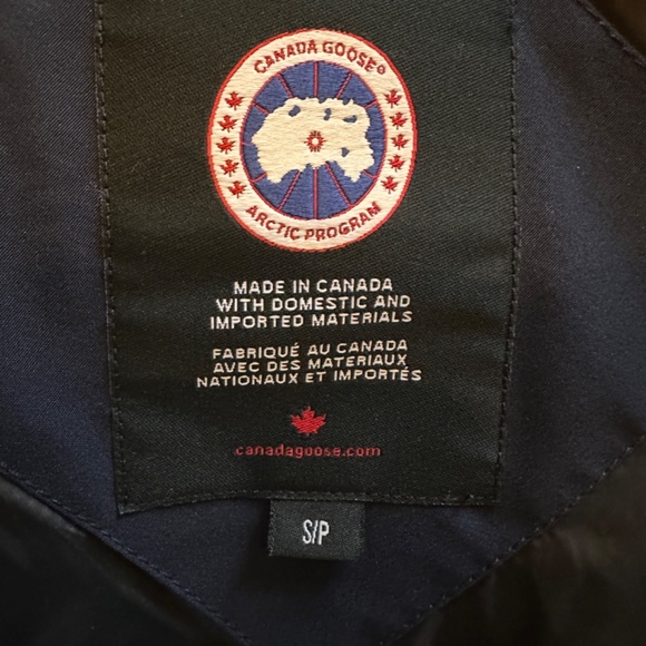 Canada Goose Parka - Picture 4 of 9